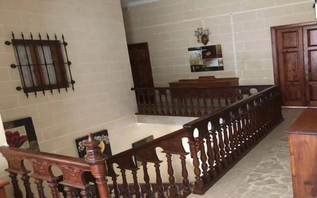 Qronfli Holiday Apartments With Swimming Pool