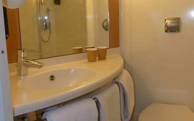 ibis Istres Trigance