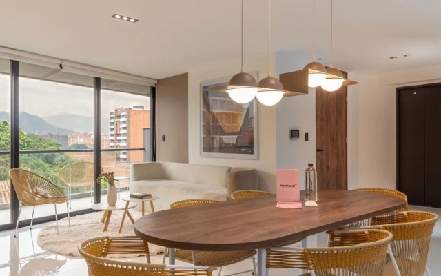 w Impressive 3BR With Balcony in Laureles