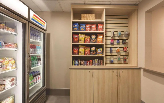 Country Inn & Suites