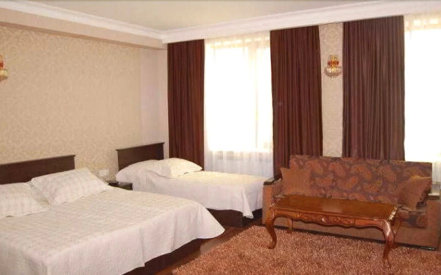 Xudaferin Hotel