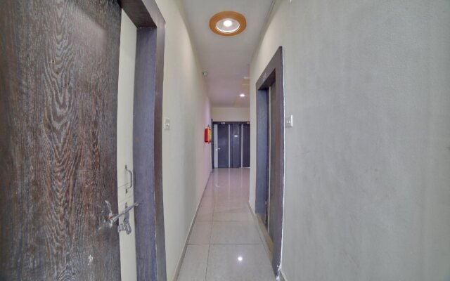 Hotel Risha by OYO