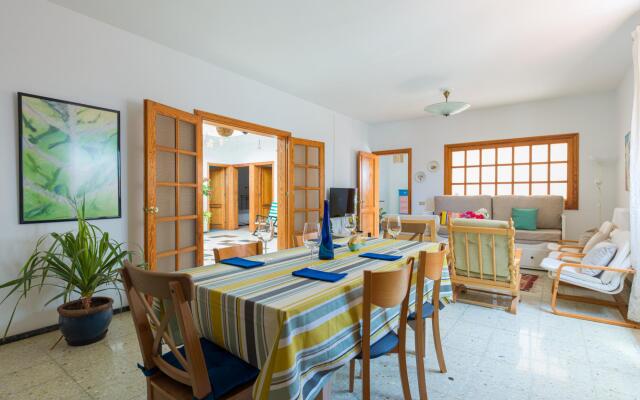 Agaete Pupe Home by Canariasgetaway