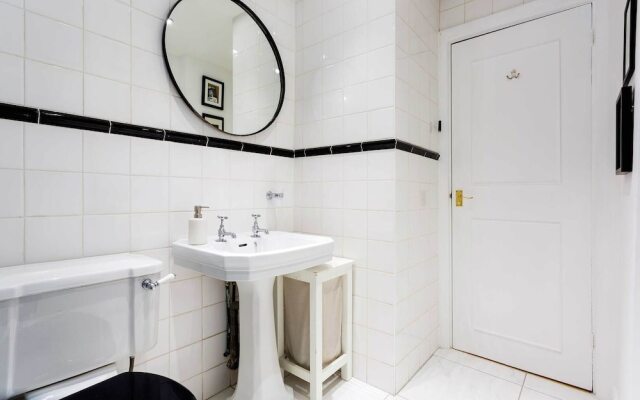 Beautiful On Buckland Crescent