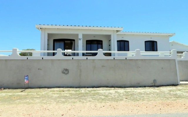 Naude House in Struisbaai