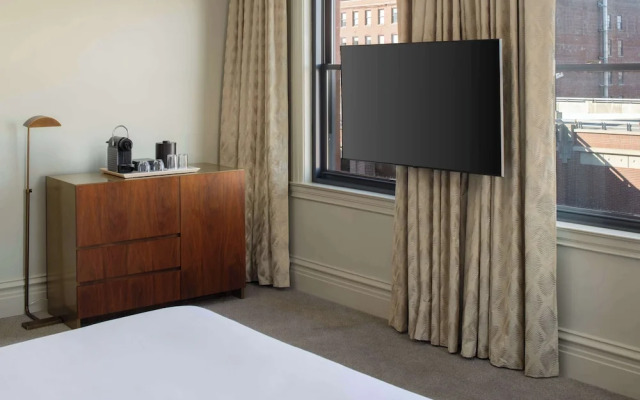 Hotel Savoy Kansas City, Tapestry Collection by Hilton