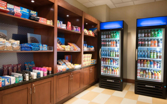 Hampton Inn & Suites Newark-Harrison-Riverwalk