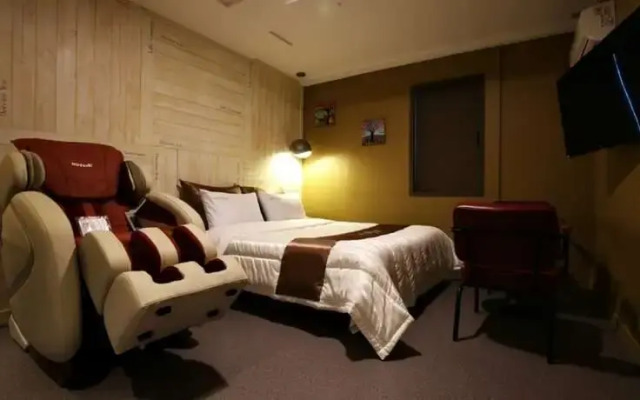 Daejeon Yuseong Nine Hotel