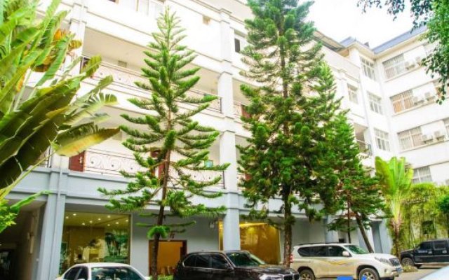 Xinhe Business Hotel