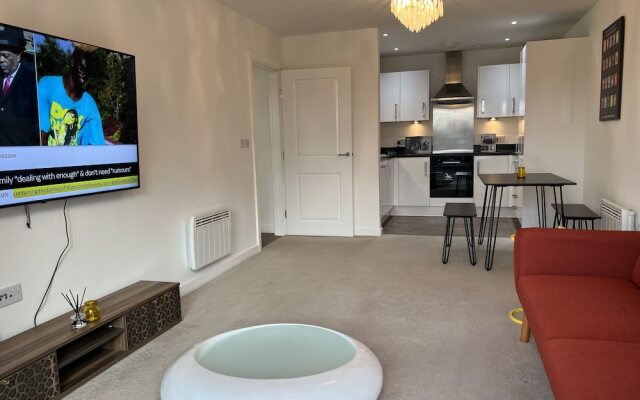 Mordern Retro 2 Bedroom Apartment