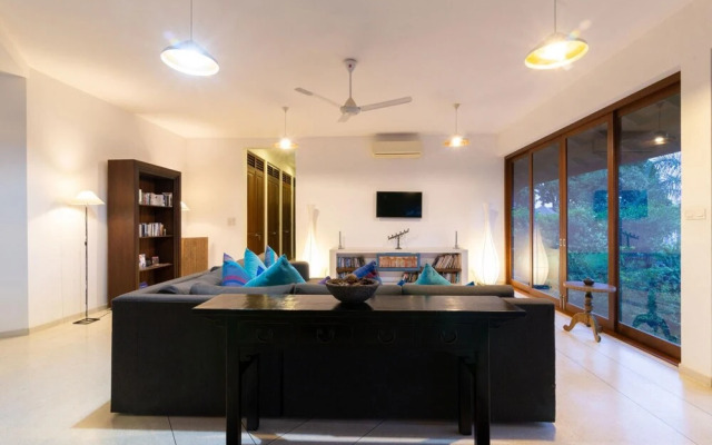 Elevated Villa Overlooking Tranquil Koggala Lake
