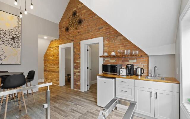 Entire 3-Units Top-Floor Across From Google