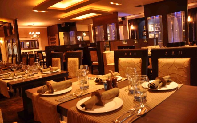 Regent Park Hotel