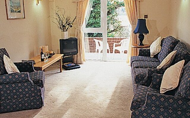 Plg At Passage House Club Hotel