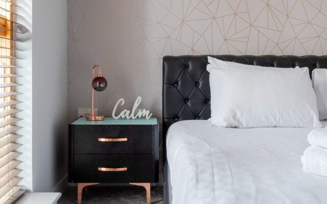 Newly Refurbished 1 Bed, With Balcony, Elephant & Castle/kennington