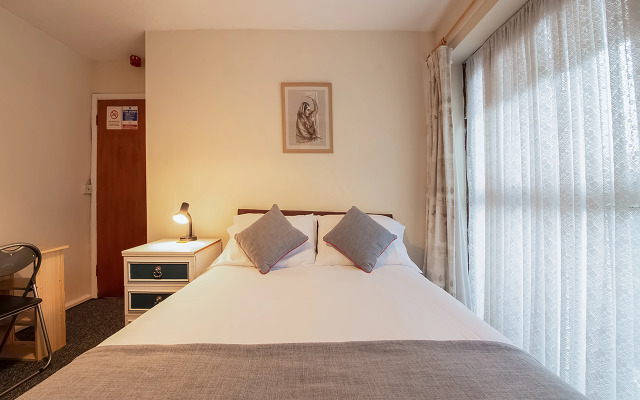 OYO Honeycroft Lodge
