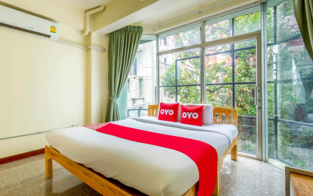 OYO 928 Leaf Hostel