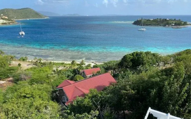 Luxury 7BR Waterfront Villa w Instaviews Boat