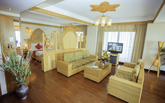 Green Plaza Hotel