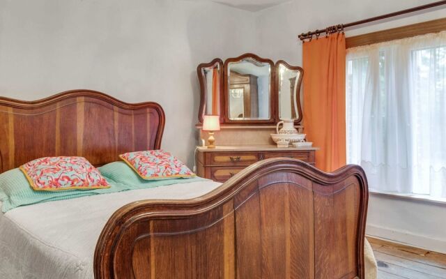 Enticing Holiday Home in Viroinval near Forest