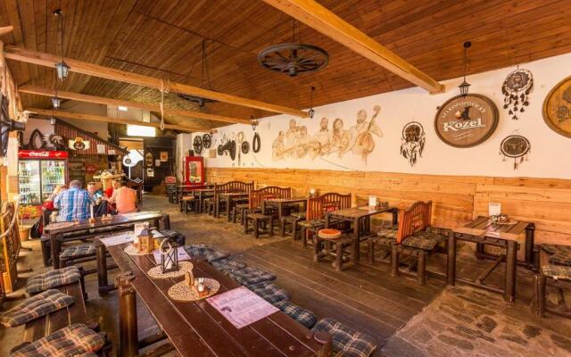 Country Saloon