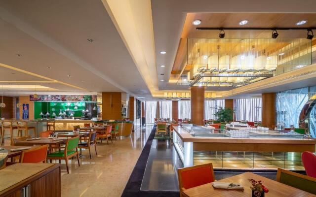 Renaissance Shanghai Yu Garden Hotel on the Bund