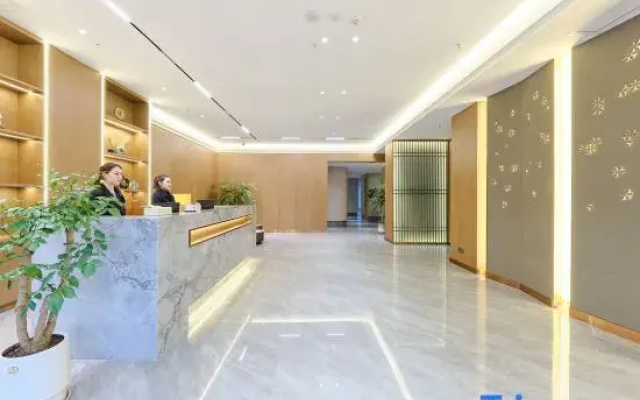 Yiduo Hotel (Dazhou Luofu Plaza Railway Station)