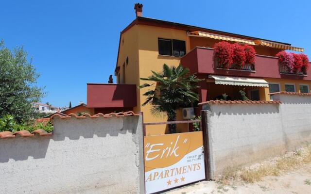 Apartments and Rooms Erik