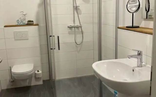 Holiday Apartment Beach54\"damp