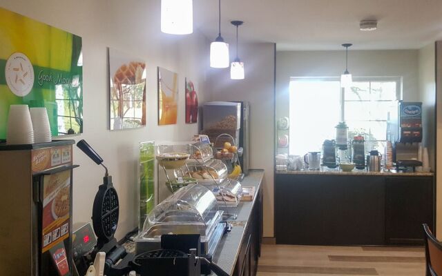 Americas Best Value Inn & Suites - N. Lima/Boardman