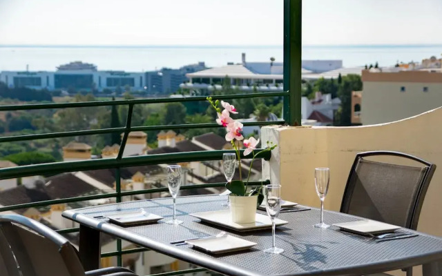 SAA-Great 2 bed apt 10 min walk to Puerto Banus