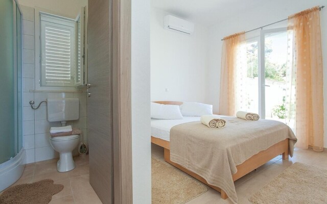 Awesome Home in Prigradica With Wifi and 4 Bedrooms