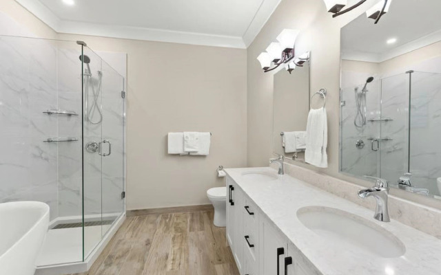 SookePoint Ocean Cottage Resort