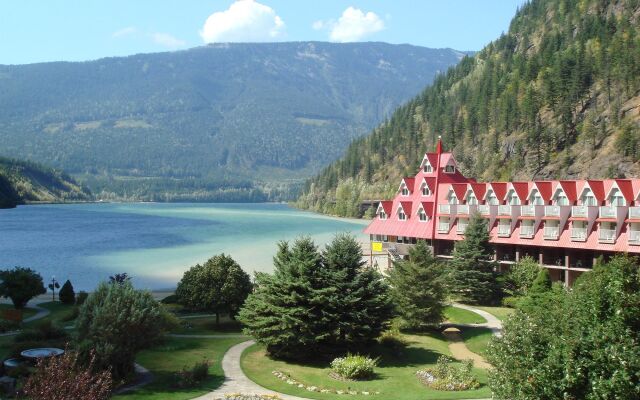 Three Valley Lake Chateau