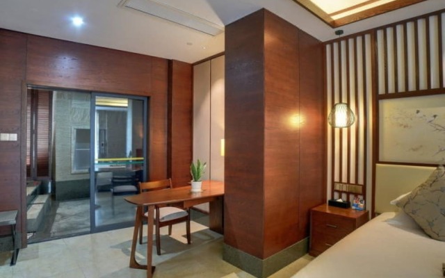 Southeast Huadu Hot Spring Hotel