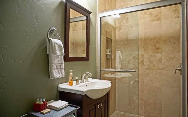 2095 Vermont Rd W - 5 Br Home