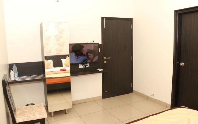 OYO 1075 Hotel City Home