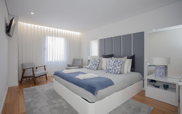 Liiiving -Luxury River View Apartment VI