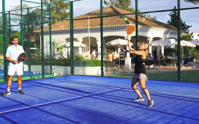 Four Seasons Country Club