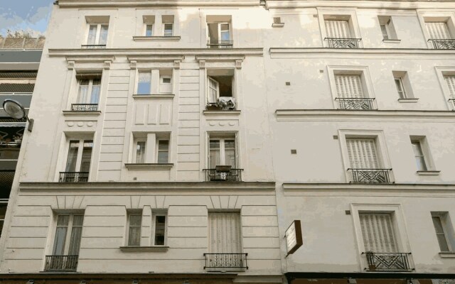 Studio Tour Eiffel et Champs-Elysees (A09)