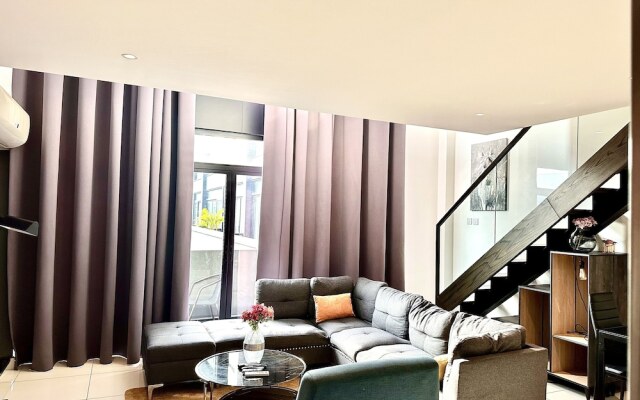 Embassy Gardens Apartment