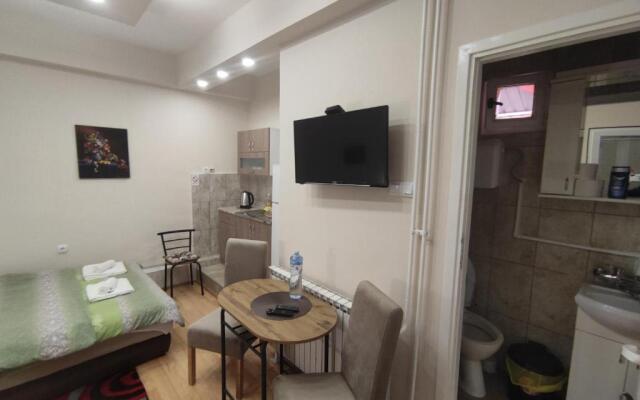 Hostel Apartments Rooms Lug Mdl