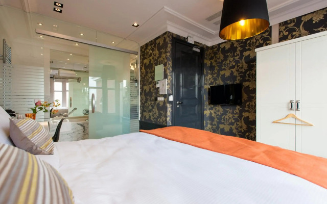 The Amsterdam Canal Hotel