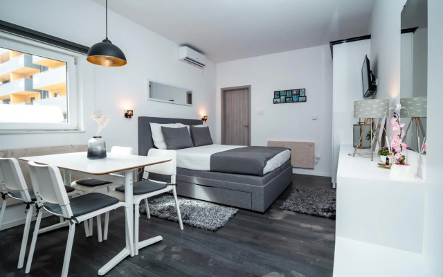 Studioapartment Black & White