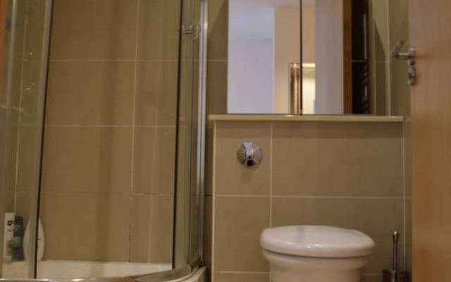 Spacious Ifsc 2 Bedroom Flat With Balcony