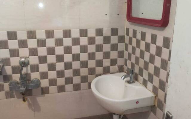 iROOMZ Hotel Diamond Park