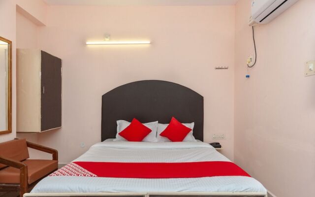 OYO 16749 Hotel Paris