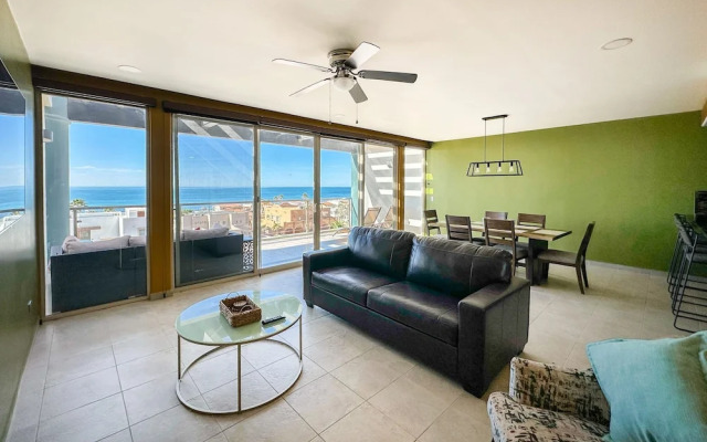 Upscale Ocean View Condo Close to it all Great