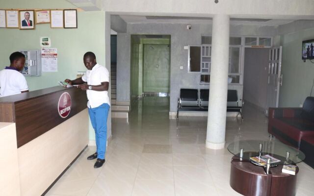 Raygreen Hotel