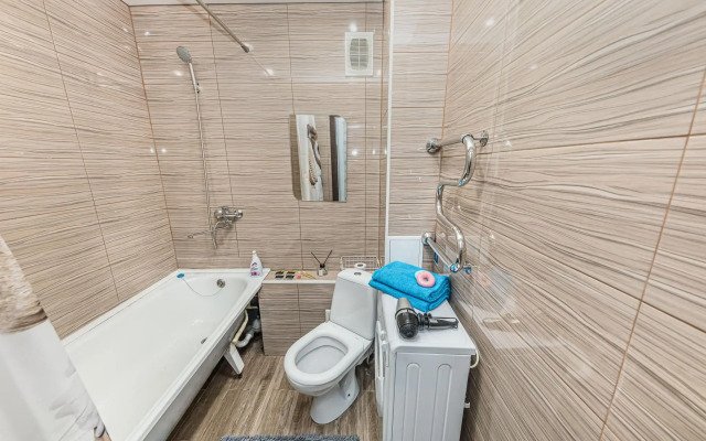 День и ночь на улице Володарского 9А